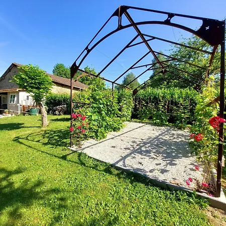 Holiday home Romantic With Shared Swimming Pool Roussines