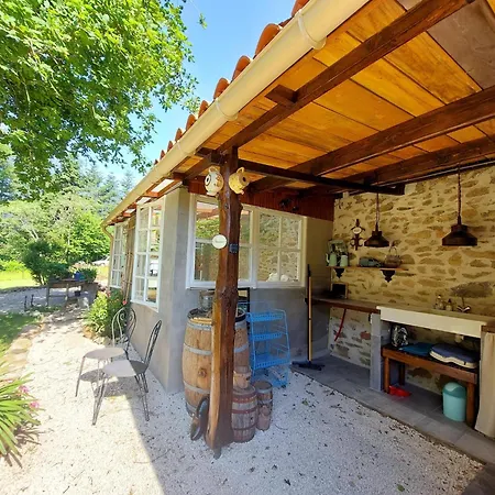 Romantic With Shared Swimming Pool * Roussines