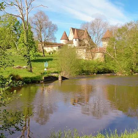 Feriehus Romantic With Shared Swimming Pool *