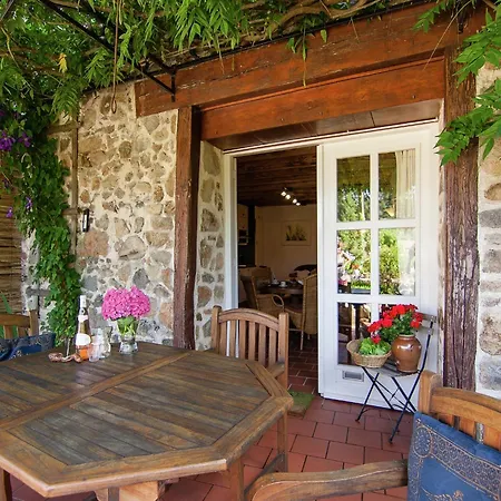 Romantic With Shared Swimming Pool Feriehus