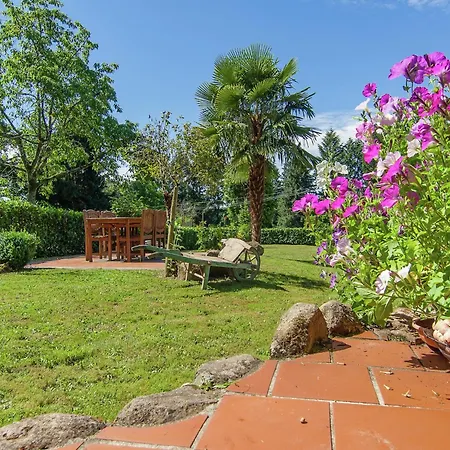 Romantic With Shared Swimming Pool Feriehus