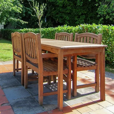 Romantic With Shared Swimming Pool *