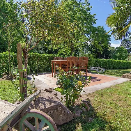 Romantic With Shared Swimming Pool