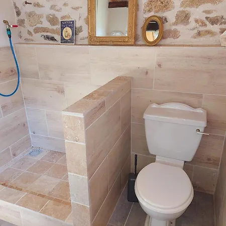 Romantic With Shared Swimming Pool