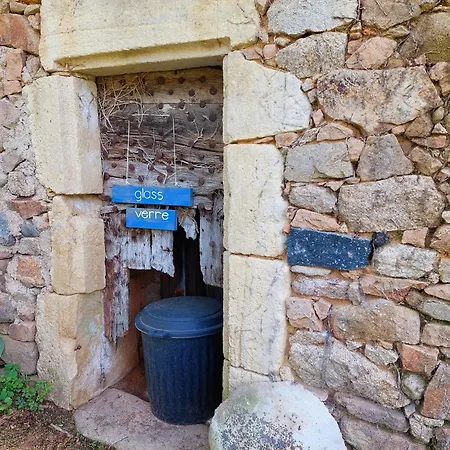 Romantic With Shared Swimming Pool Feriehus *