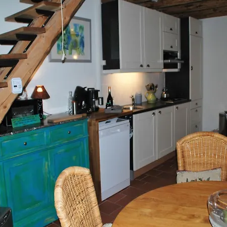 Feriehus Romantic With Shared Swimming Pool *