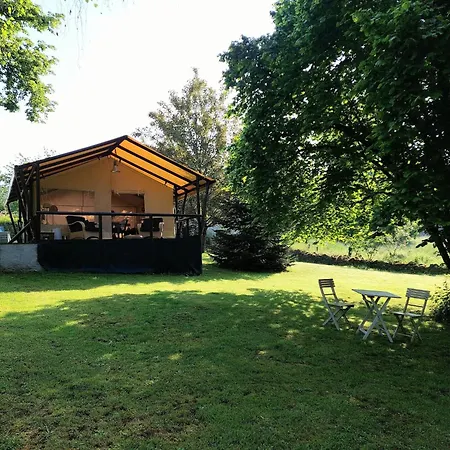 Romantic With Shared Swimming Pool Roussines