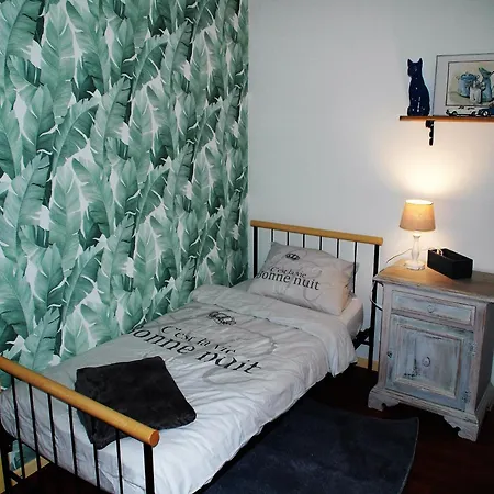 Romantic With Shared Swimming Pool Feriehus *