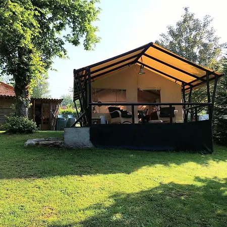 Feriehus Romantic With Shared Swimming Pool