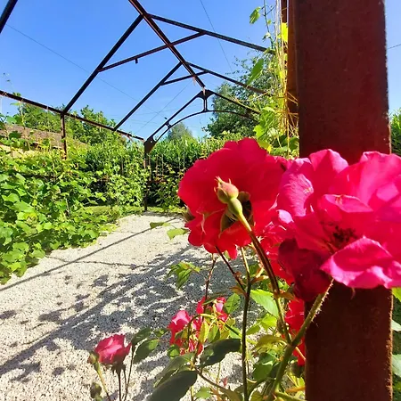 Romantic With Shared Swimming Pool Feriehus Roussines