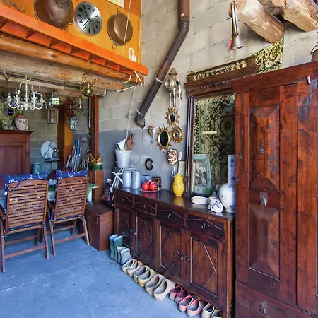 Сasa de vacaciones Romantic With Shared Swimming Pool