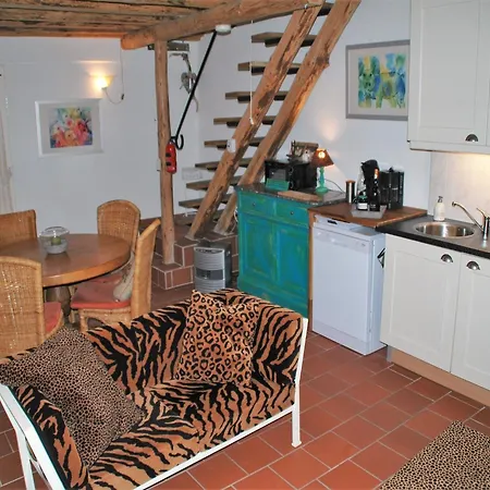 Romantic With Shared Swimming Pool *