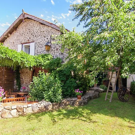 Romantic With Shared Swimming Pool *