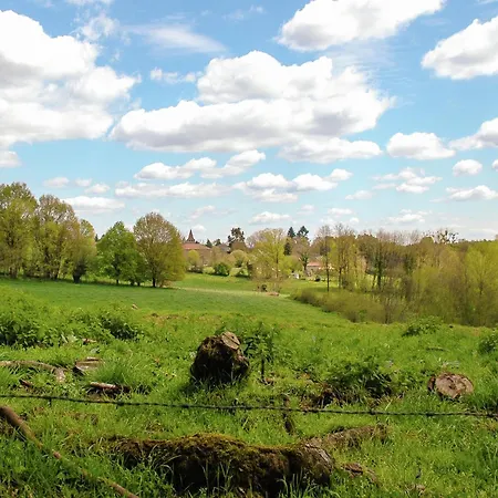 Сasa de vacaciones Romantic With Shared Swimming Pool *